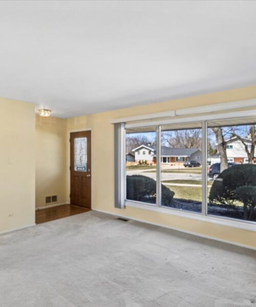 465 W Newport Road, Hoffman Estates, IL