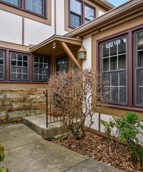 1150 Oakview Drive, Wheaton, IL