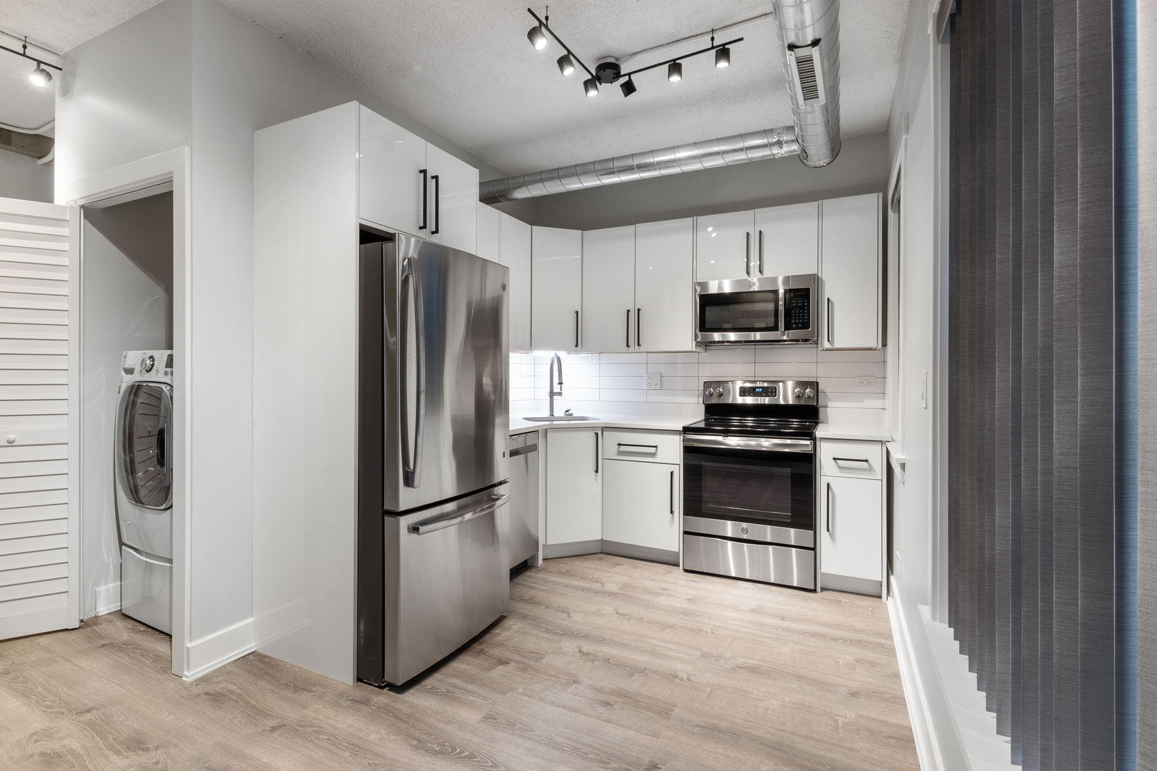 7645 N SHERIDAN Road #503, Chicago, IL