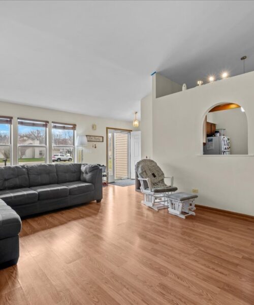 362 Chaparral Court, Elgin, IL