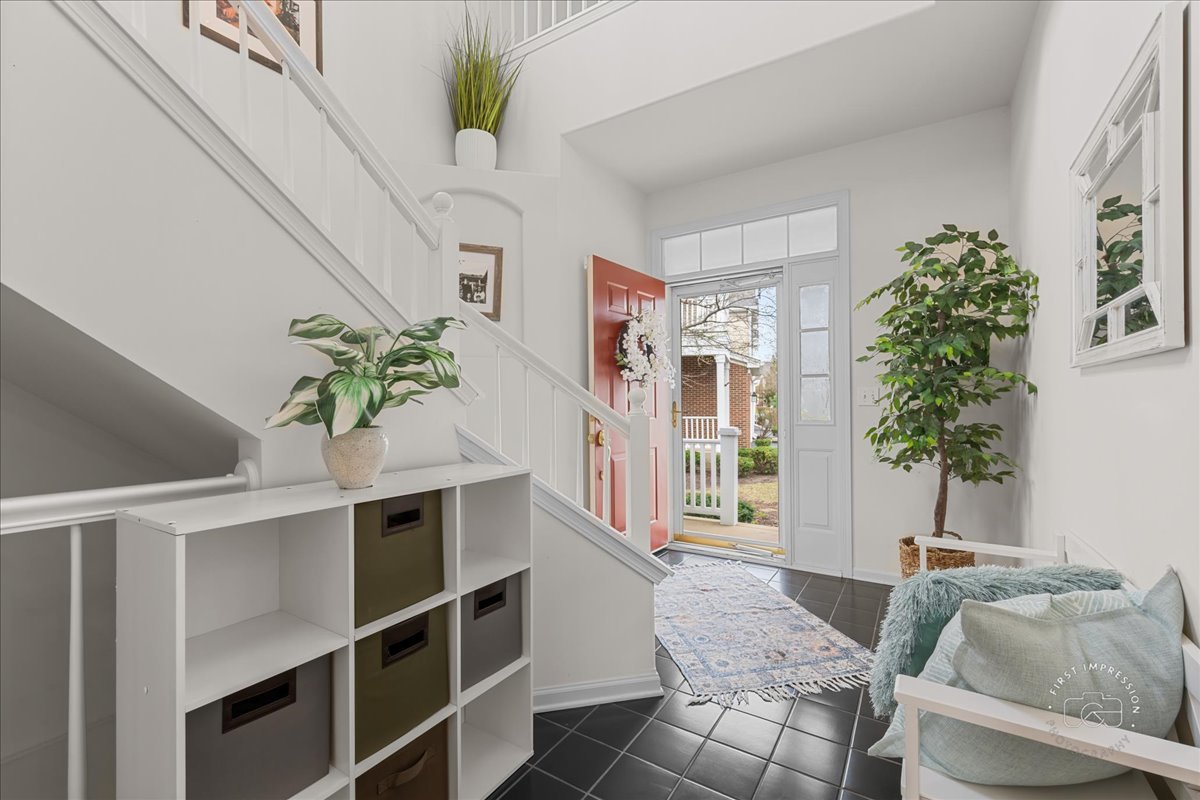 263 Lillian Court, Geneva, IL