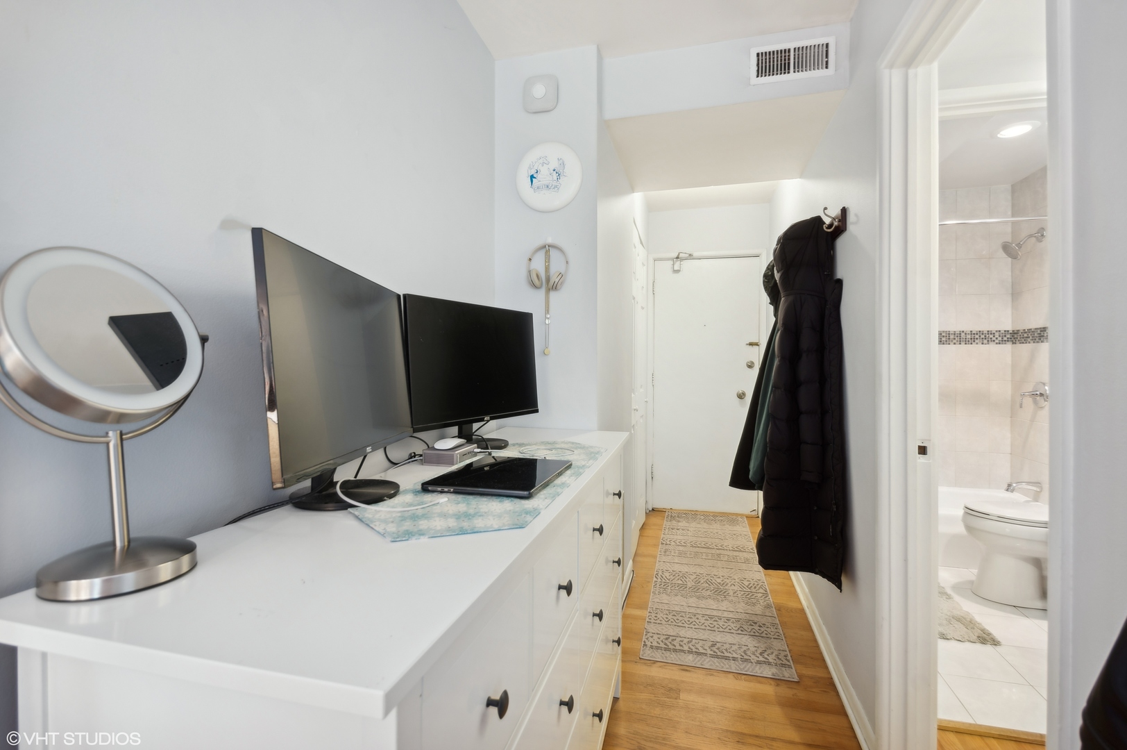 2201 N Cleveland Avenue #502, Chicago, IL