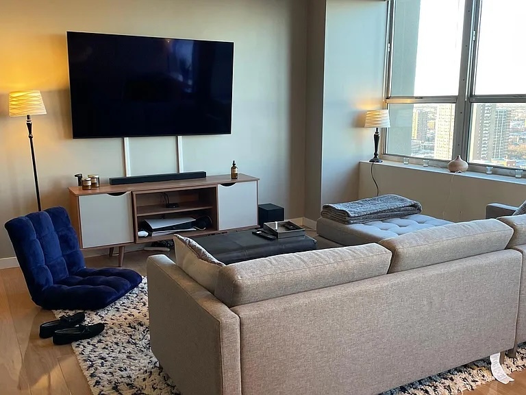 655 W Irving Park Road #2406, Chicago, IL