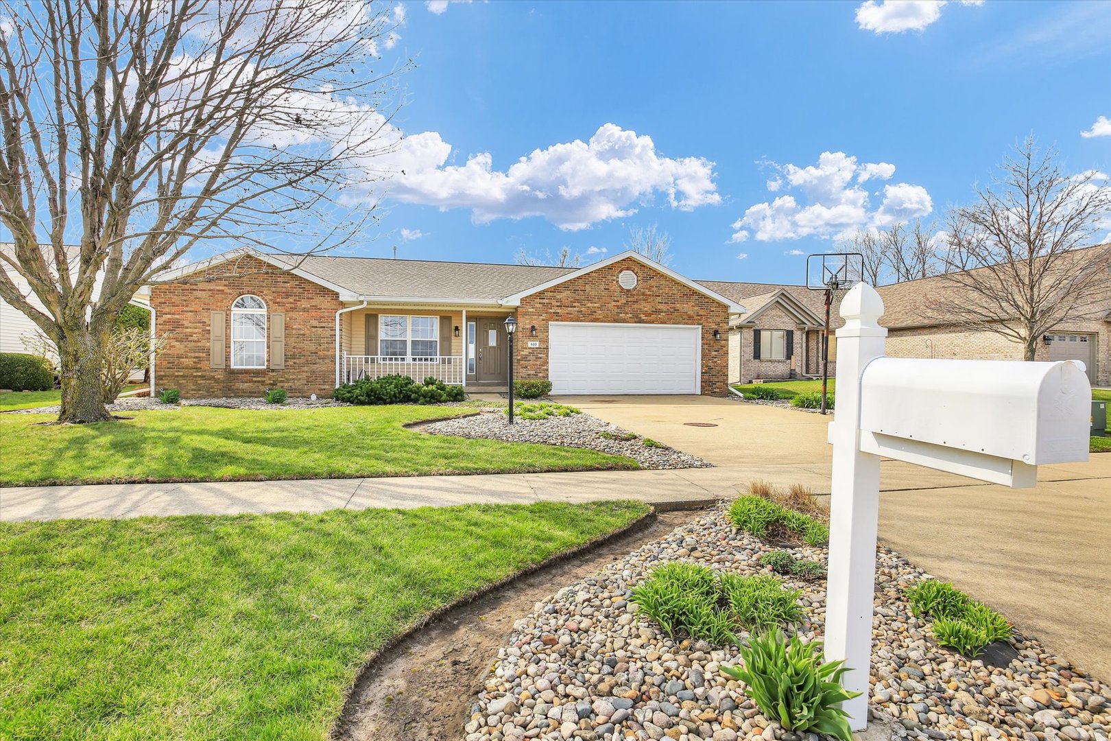 609 Pheasant Run Road, Tuscola, IL