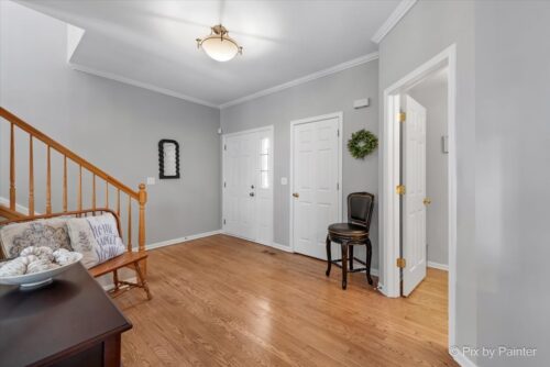 700 Juniper Lane, Lake In The Hills, IL