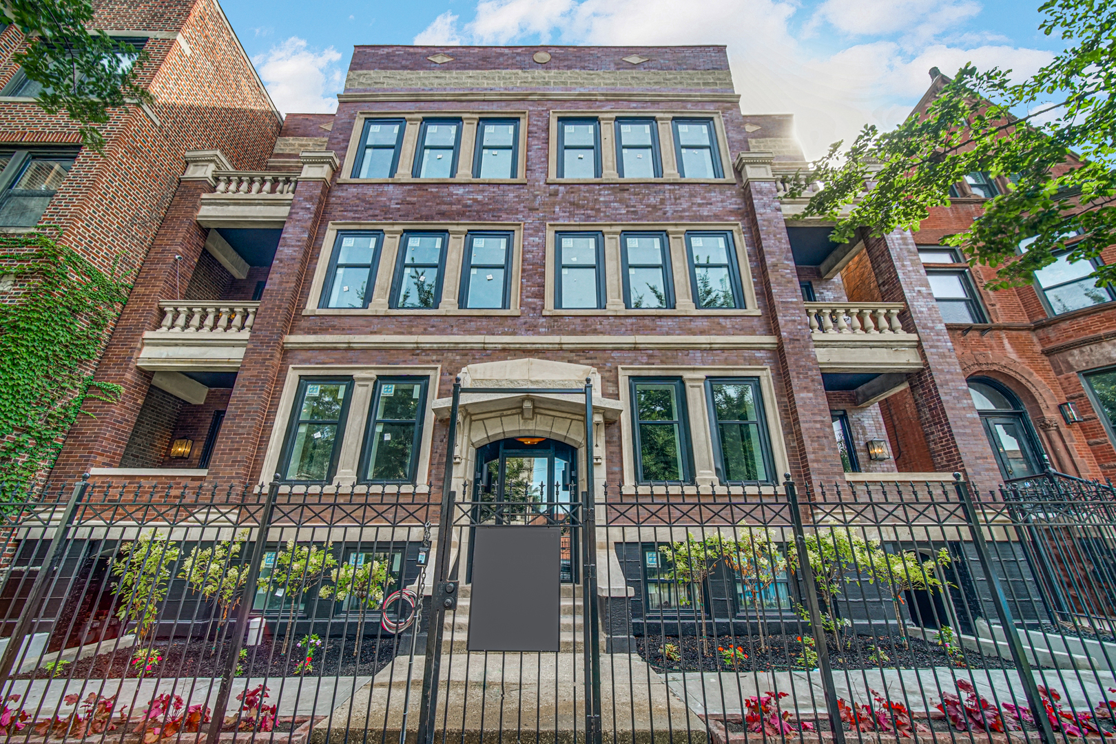 4559 S Michigan Avenue #2S, Chicago, IL