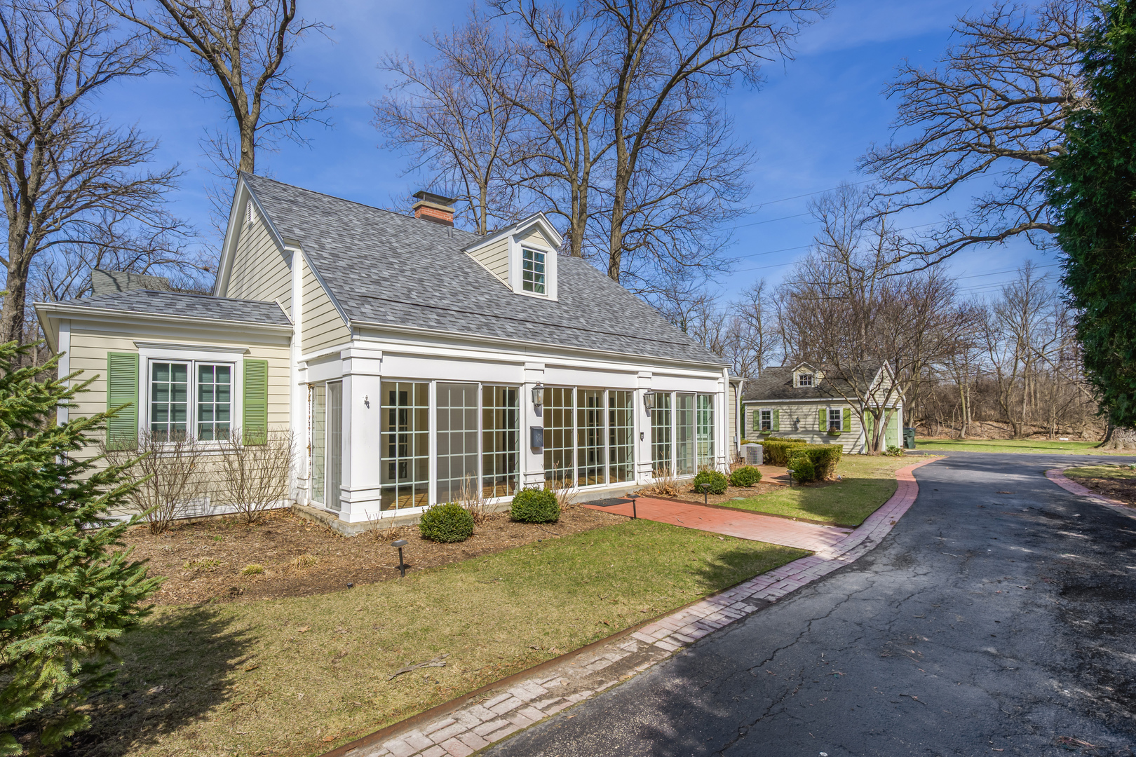 901 E Glenwood Road, Glenview, IL