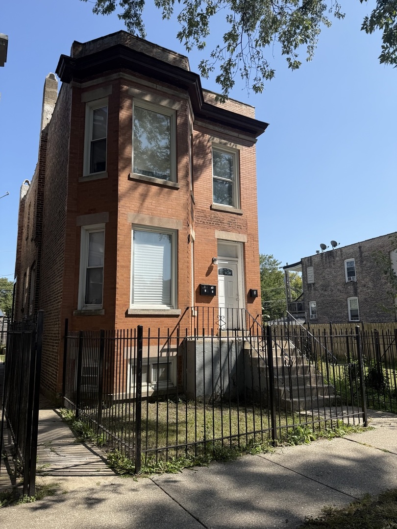 625 N MONTICELLO Avenue, Chicago, IL