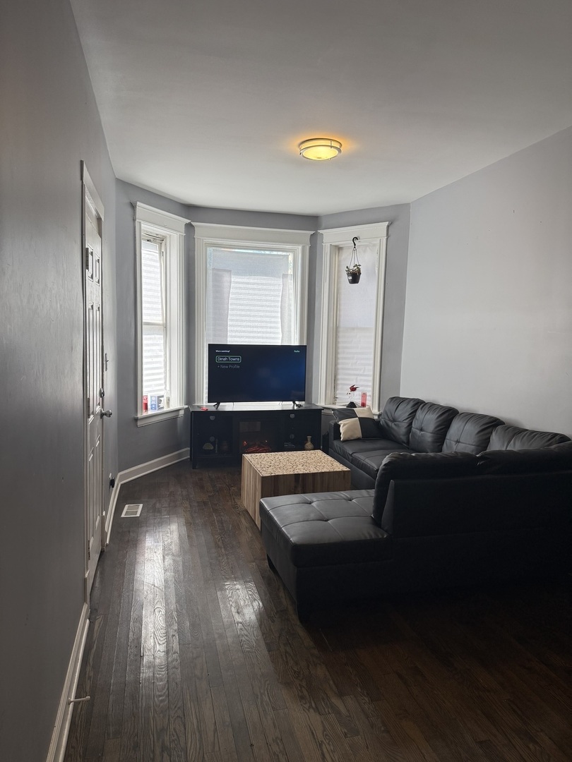 625 N MONTICELLO Avenue, Chicago, IL