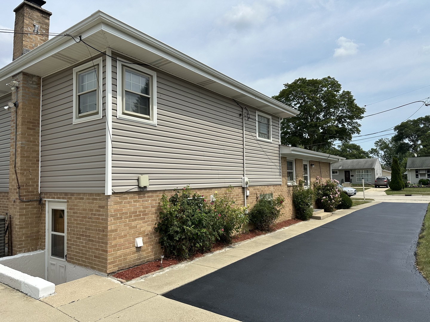 2054 Birch Street, Des Plaines, IL