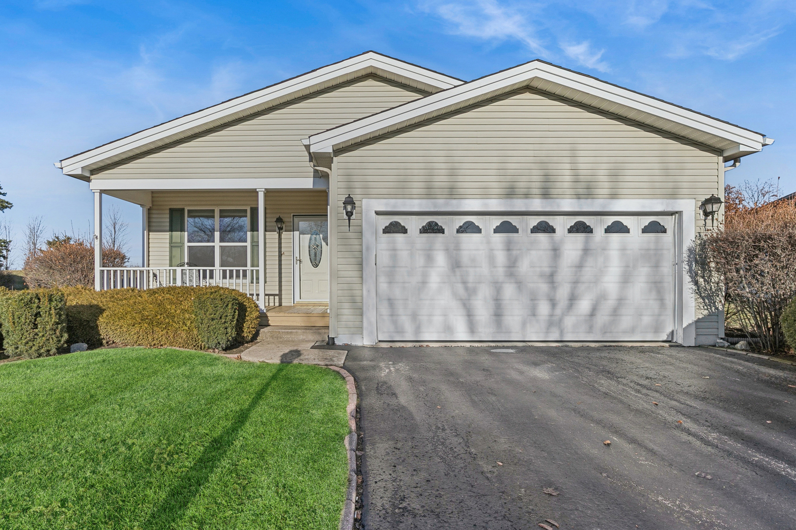 3840 Fox Hunt Way, Grayslake, IL