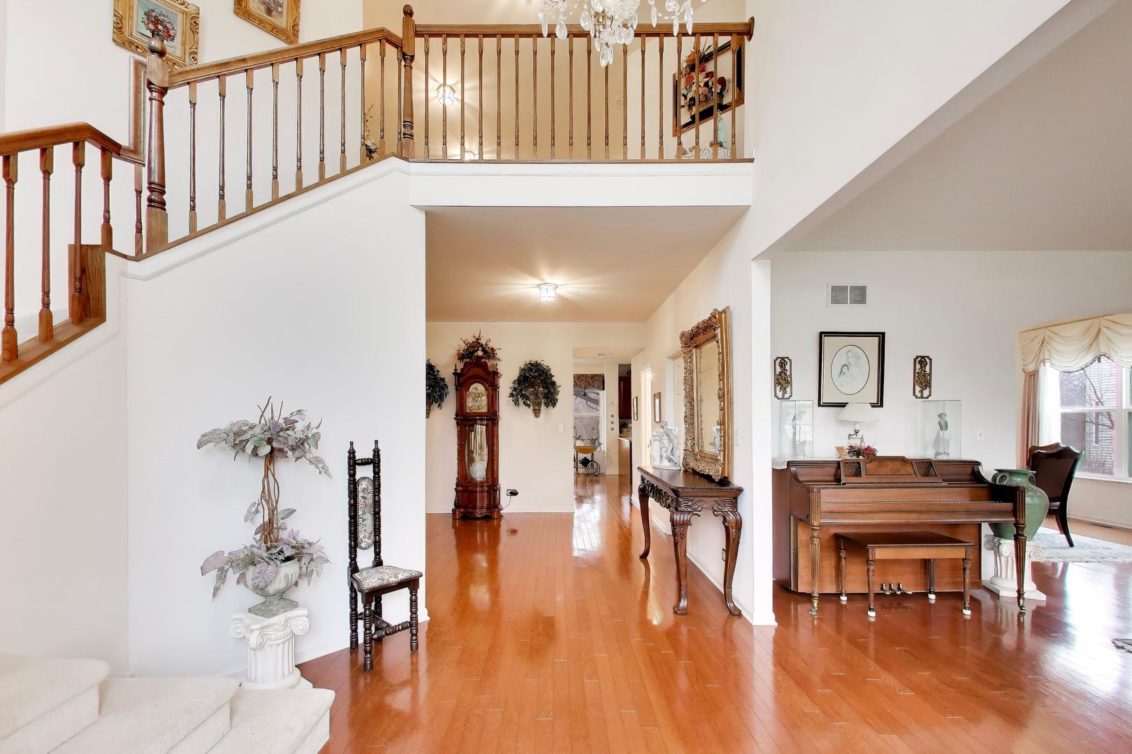 5355 Galloway Drive, Hoffman Estates, IL