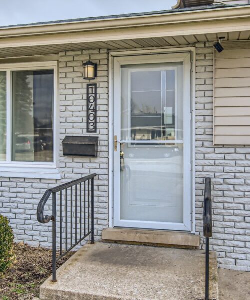 10403 Barnard Drive, Chicago Ridge, IL