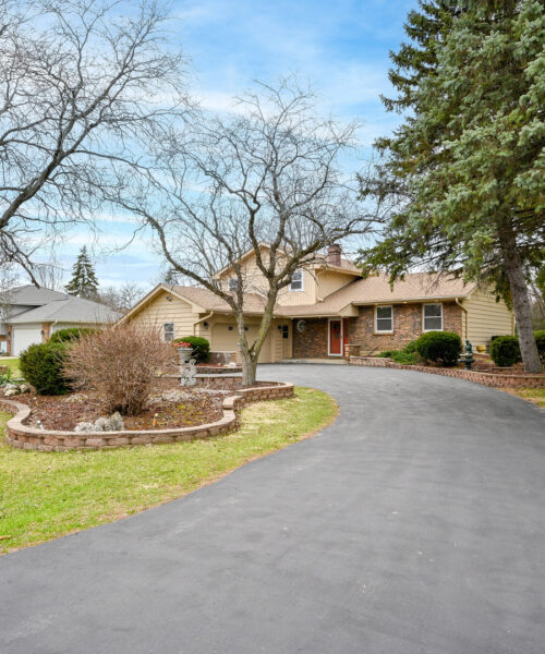 11S016 West Street, Naperville, IL