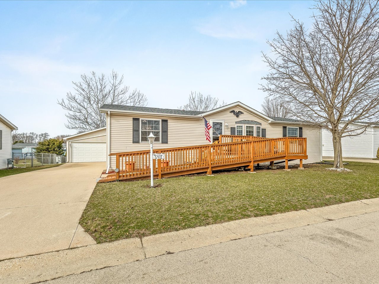 5410 Autumnash Lane, Machesney Park, IL
