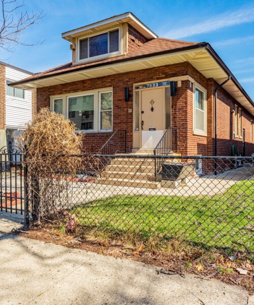7533 N Ridge Boulevard, Chicago, IL