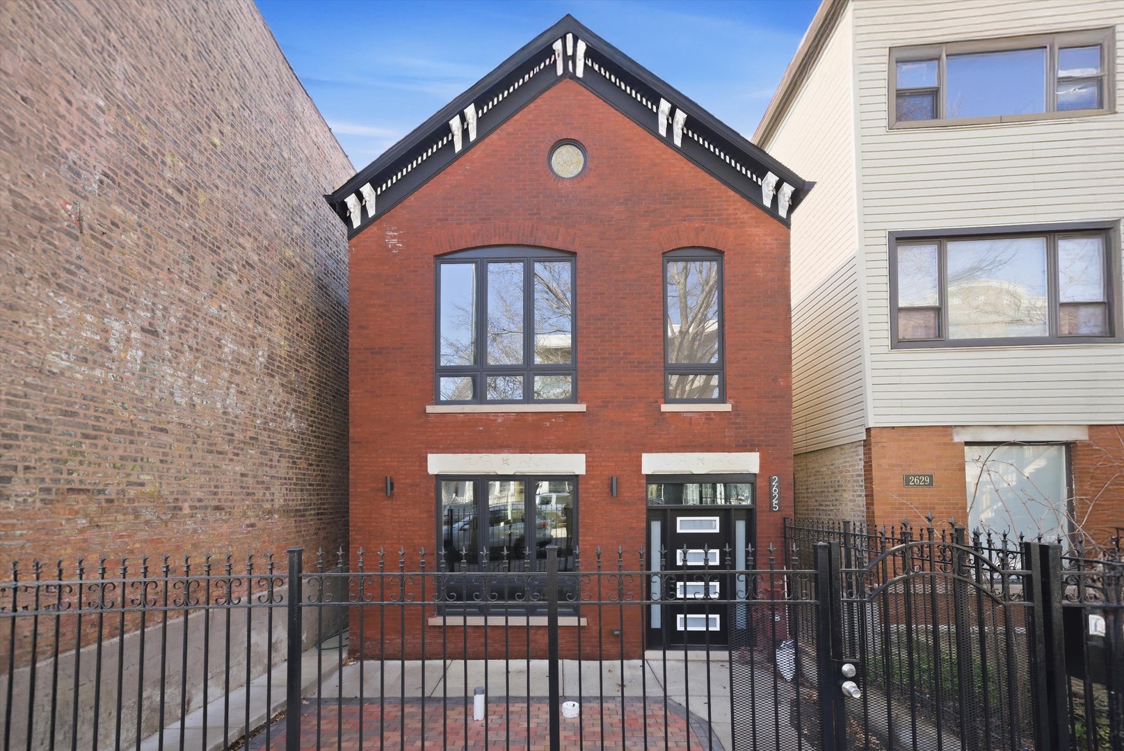 2625 W Armitage Avenue, Chicago, IL