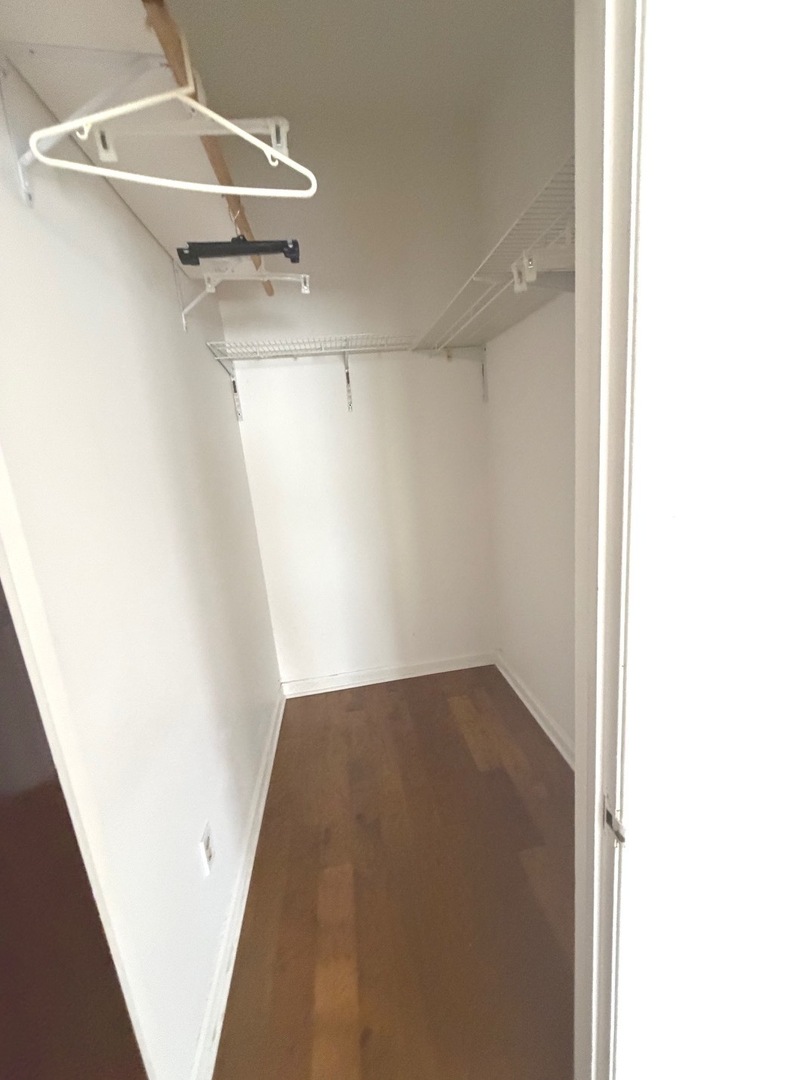 1995 Howard Street #1F, Des Plaines, IL