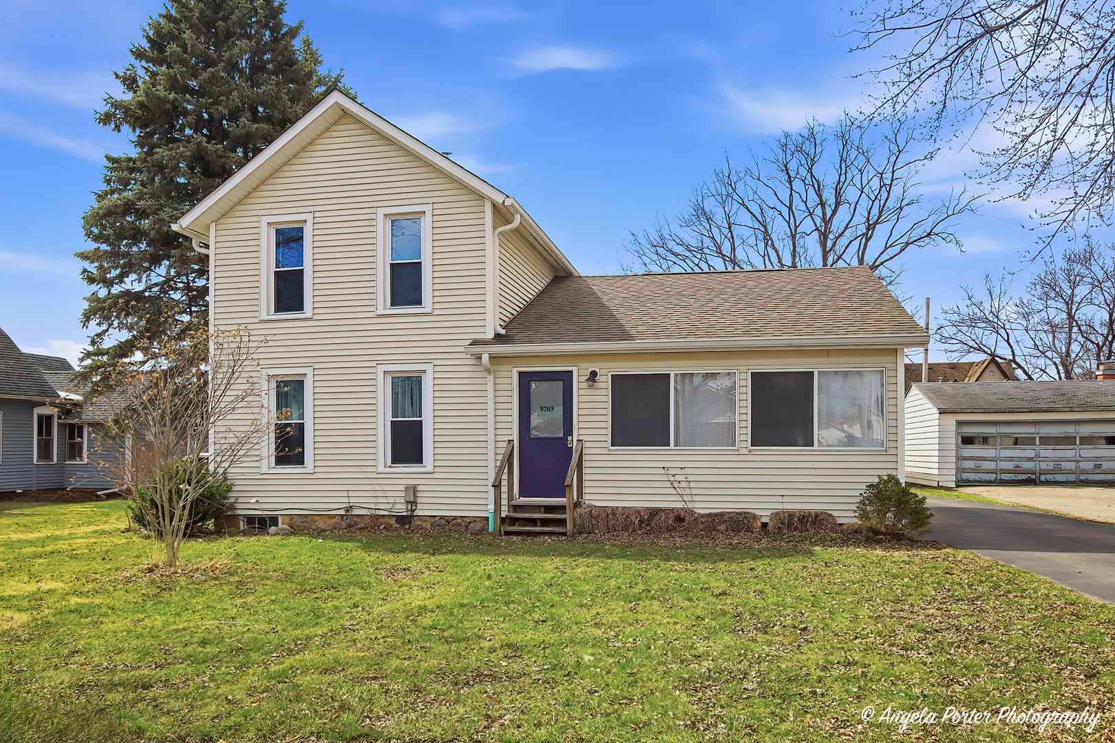 9703 Illinois Street, Hebron, IL