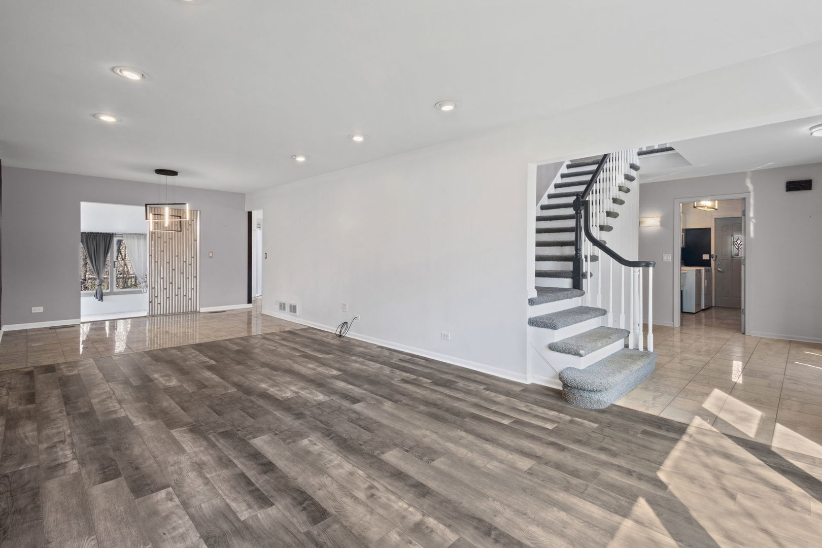 1100 Hidden Lake Drive, Buffalo Grove, IL