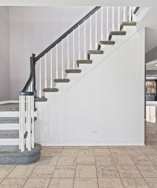 1100 Hidden Lake Drive, Buffalo Grove, IL