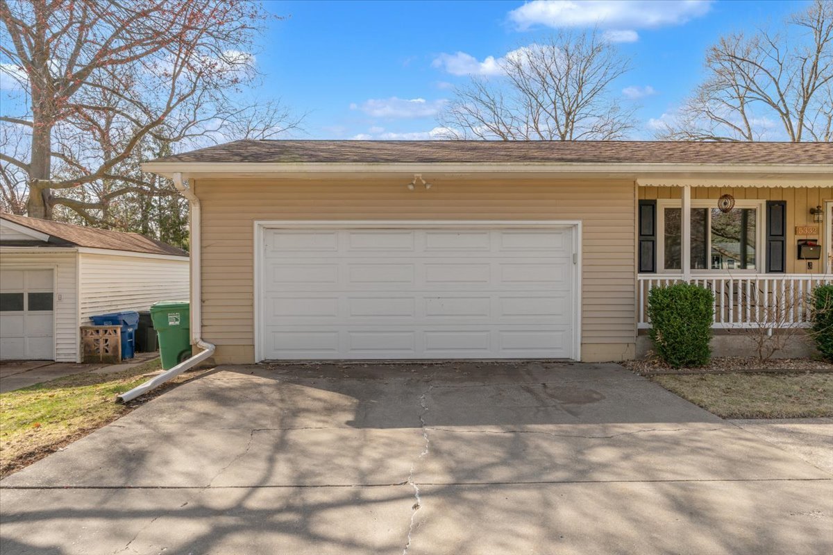 5332 31st Avenue Court, Moline, IL