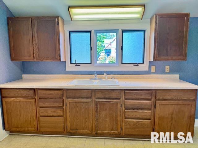 511 MAIN Avenue, Clinton, IA