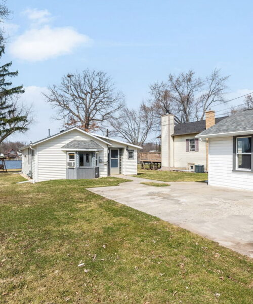 1906 River Terrace Drive, Johnsburg, IL