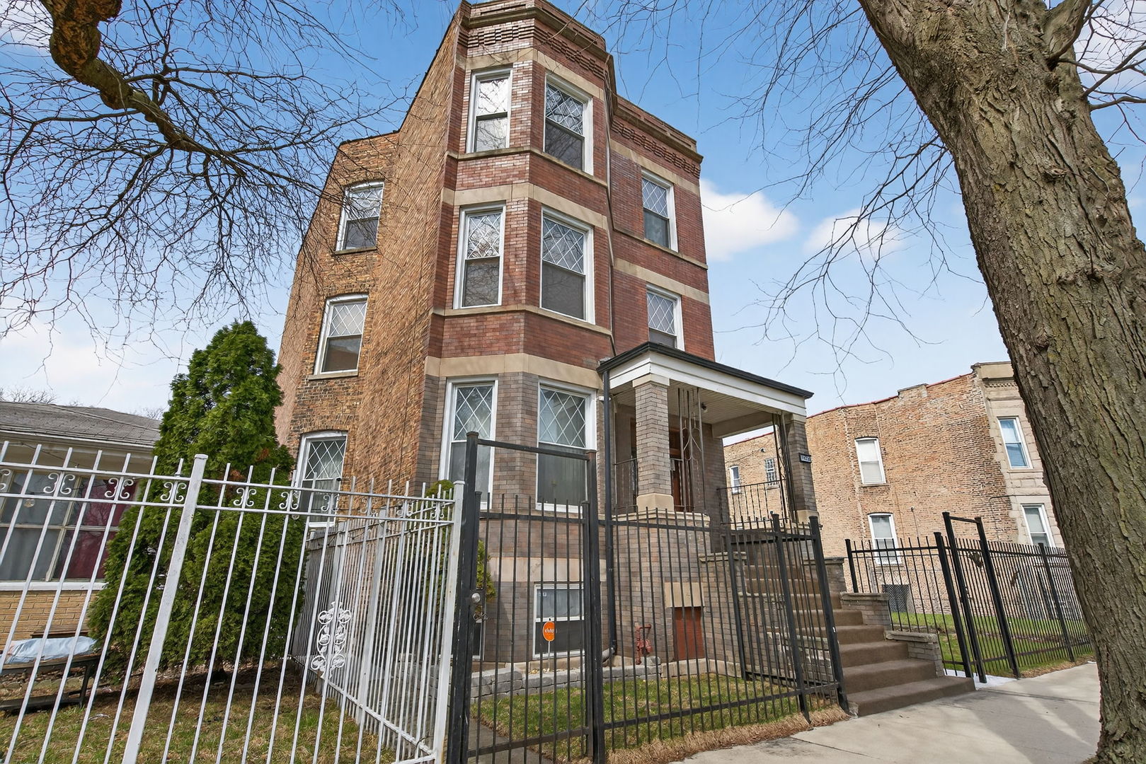 5526 S Aberdeen Street, Chicago, IL