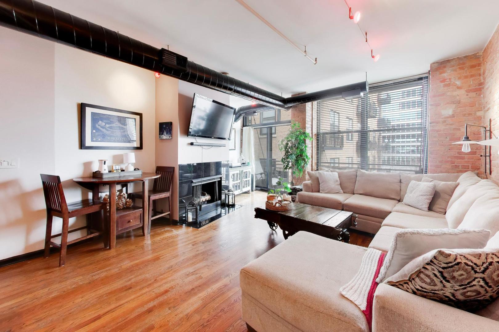 520 W HURON Street #406, Chicago, IL