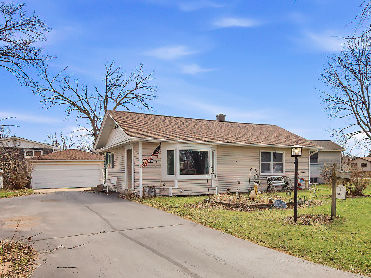 10004 W Nippersink Drive, Richmond, IL