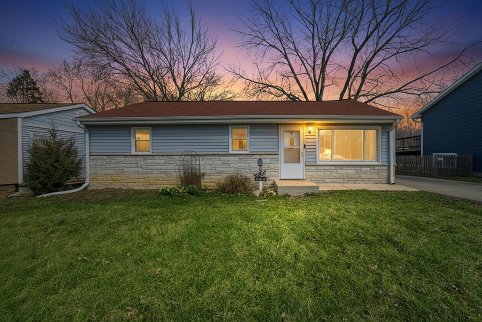 349 Woodland Drive, Grayslake, IL
