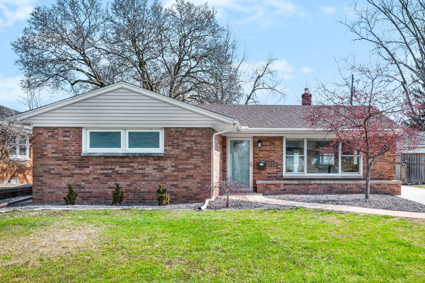 42 Harbord Drive, Bloomington, IL