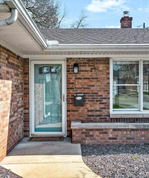 42 Harbord Drive, Bloomington, IL