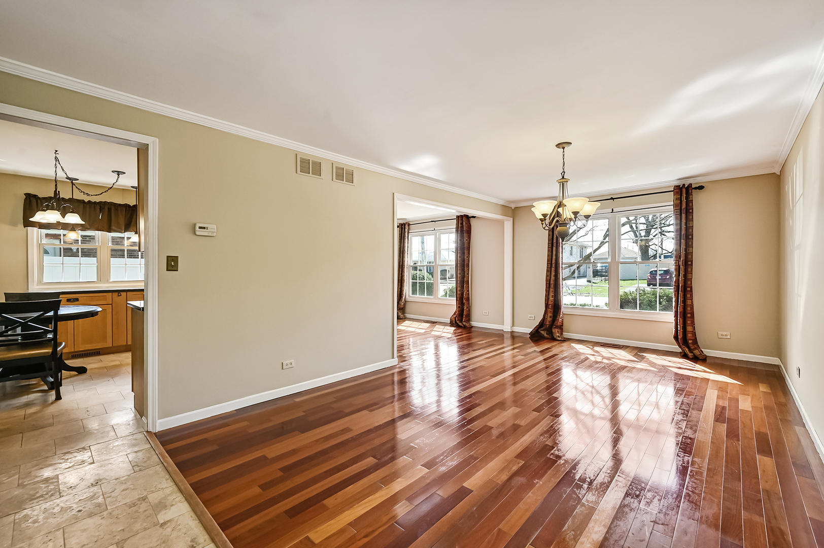 6928 W Crandall Avenue, Worth, IL