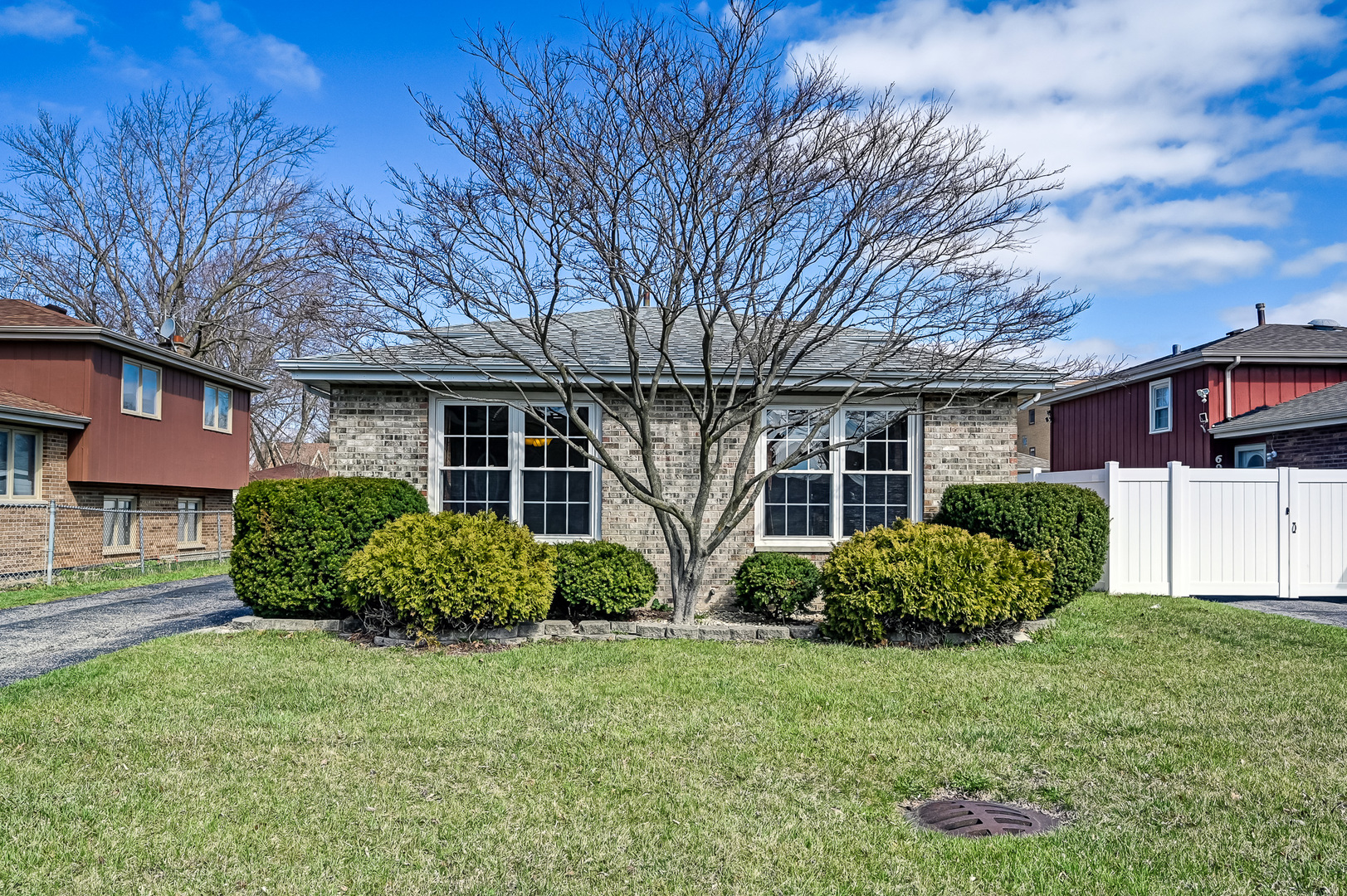 6928 W Crandall Avenue, Worth, IL