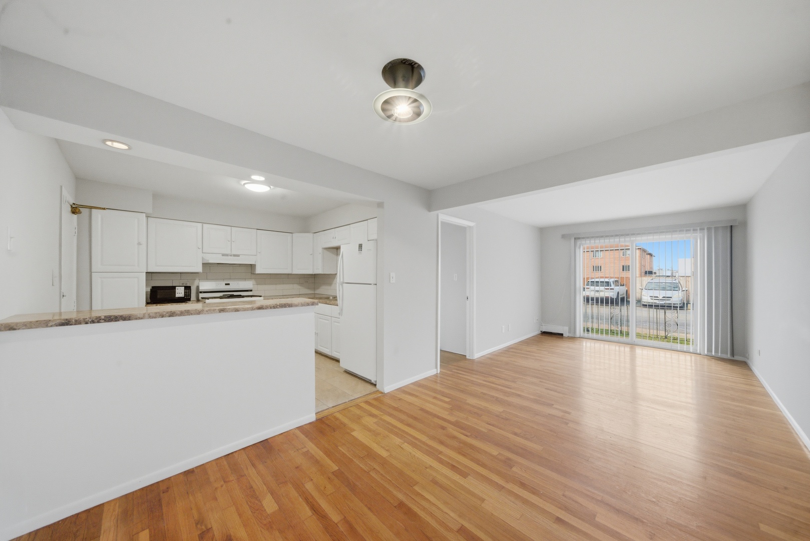 8888 Steven Drive #1C, Des Plaines, IL