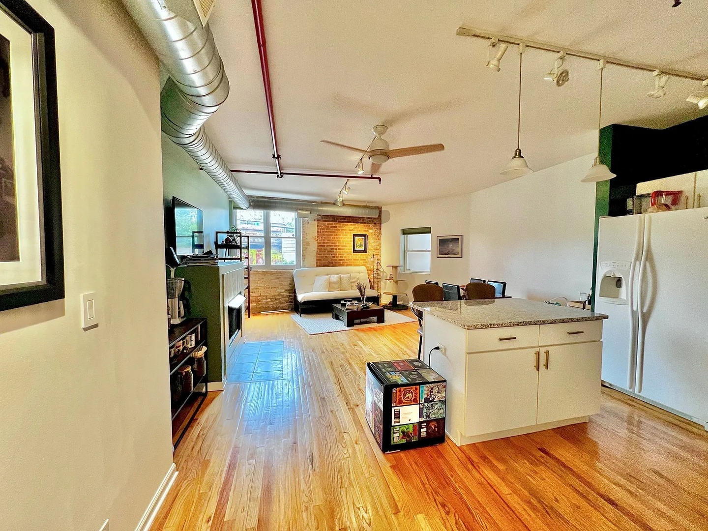 1834 Ridge Avenue #101, Evanston, IL