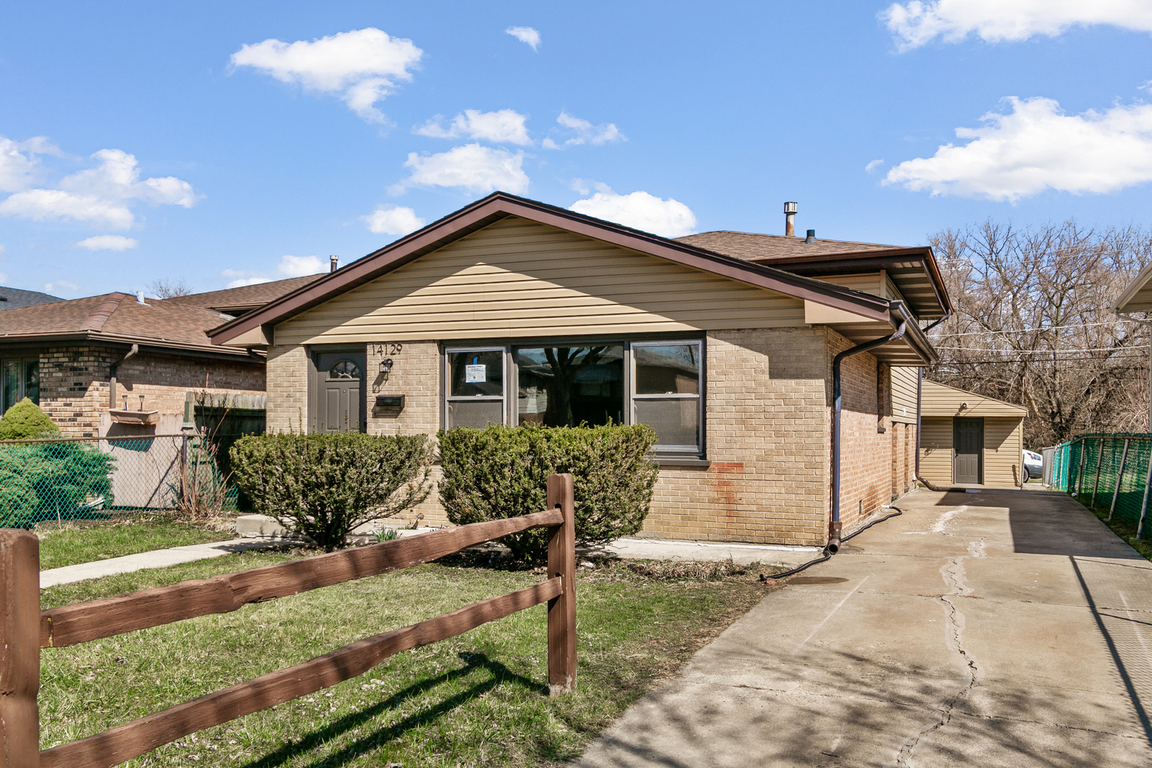 14129 S Hoxie Avenue, Burnham, IL