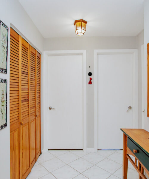 8923 Knight Avenue #102, Des Plaines, IL