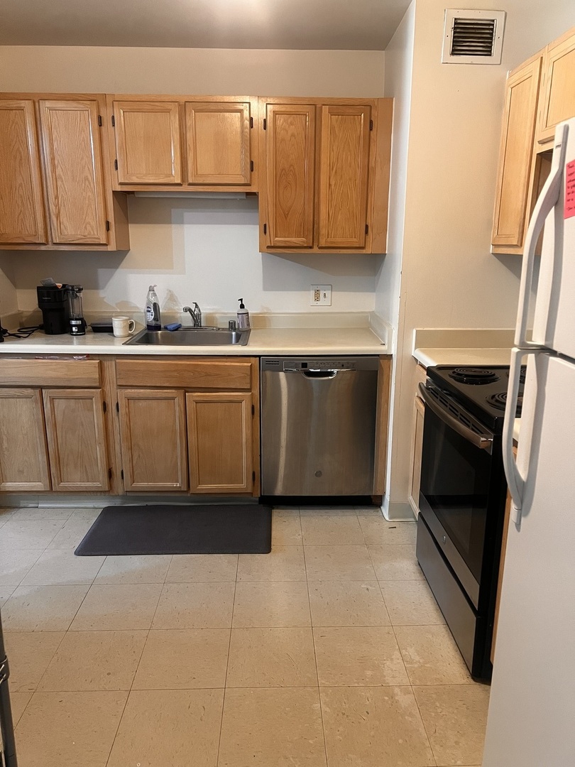 200 N Dearborn Street #3705, Chicago, IL