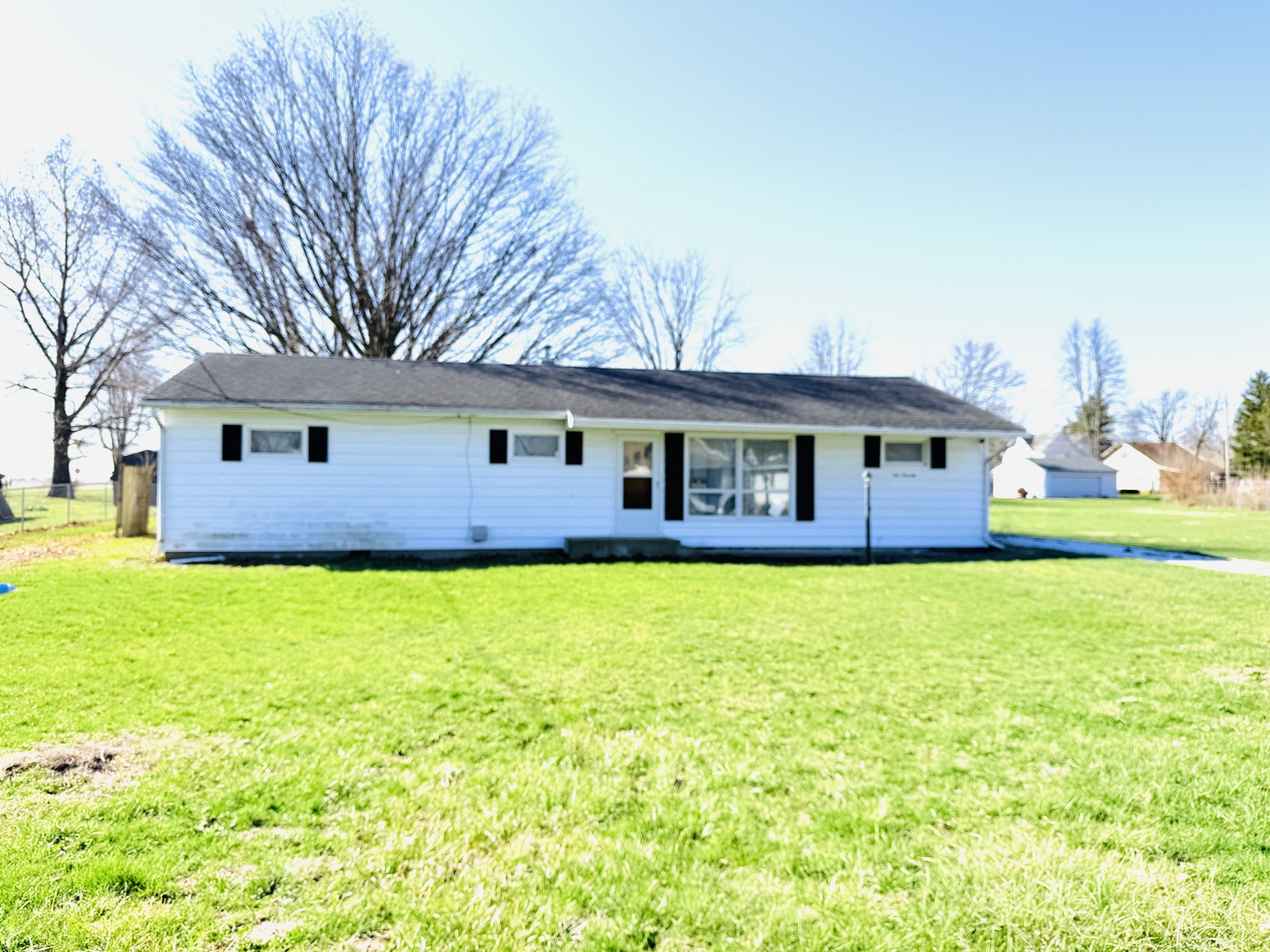 570 1st North Street, Wellington, IL