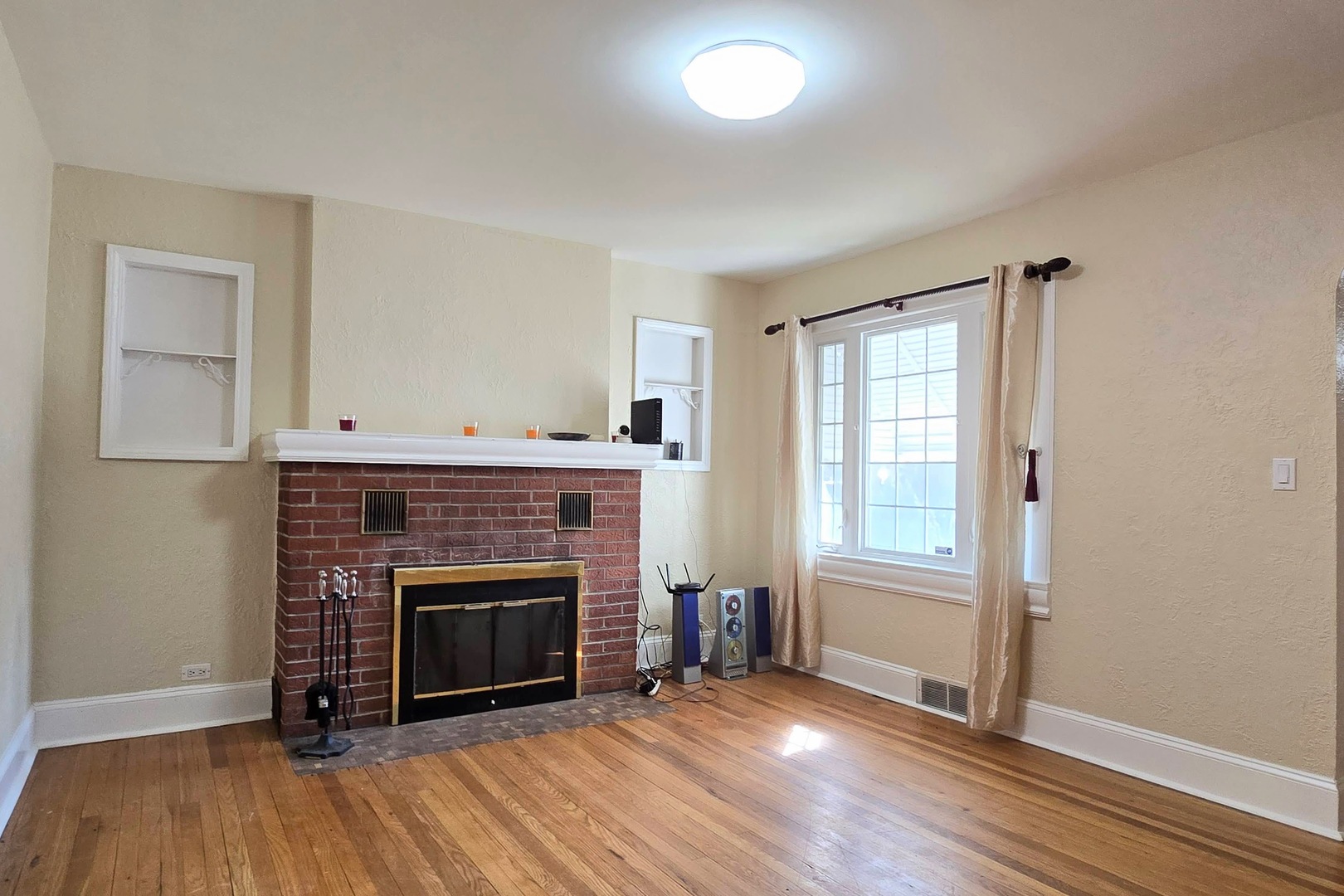 417 S Lewis Avenue, Waukegan, IL