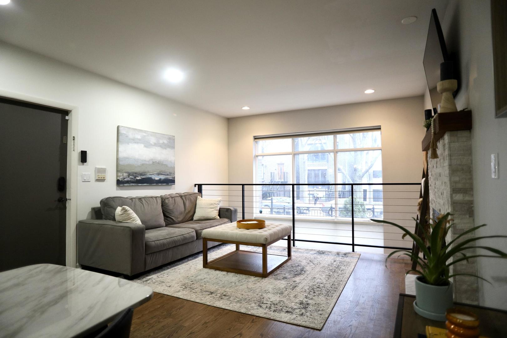 1509 N Artesian Avenue #1N, Chicago, IL