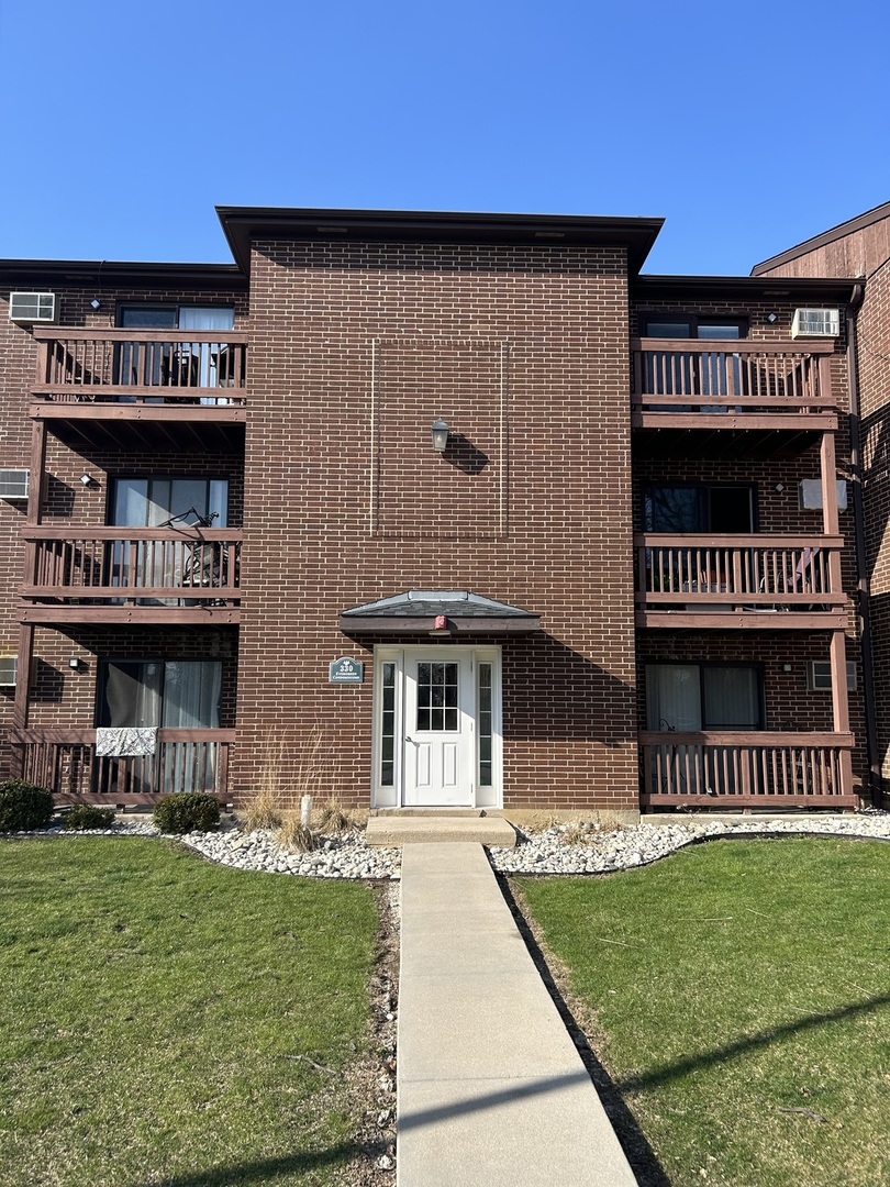 330 Shorewood Drive #3B, Glendale Heights, IL