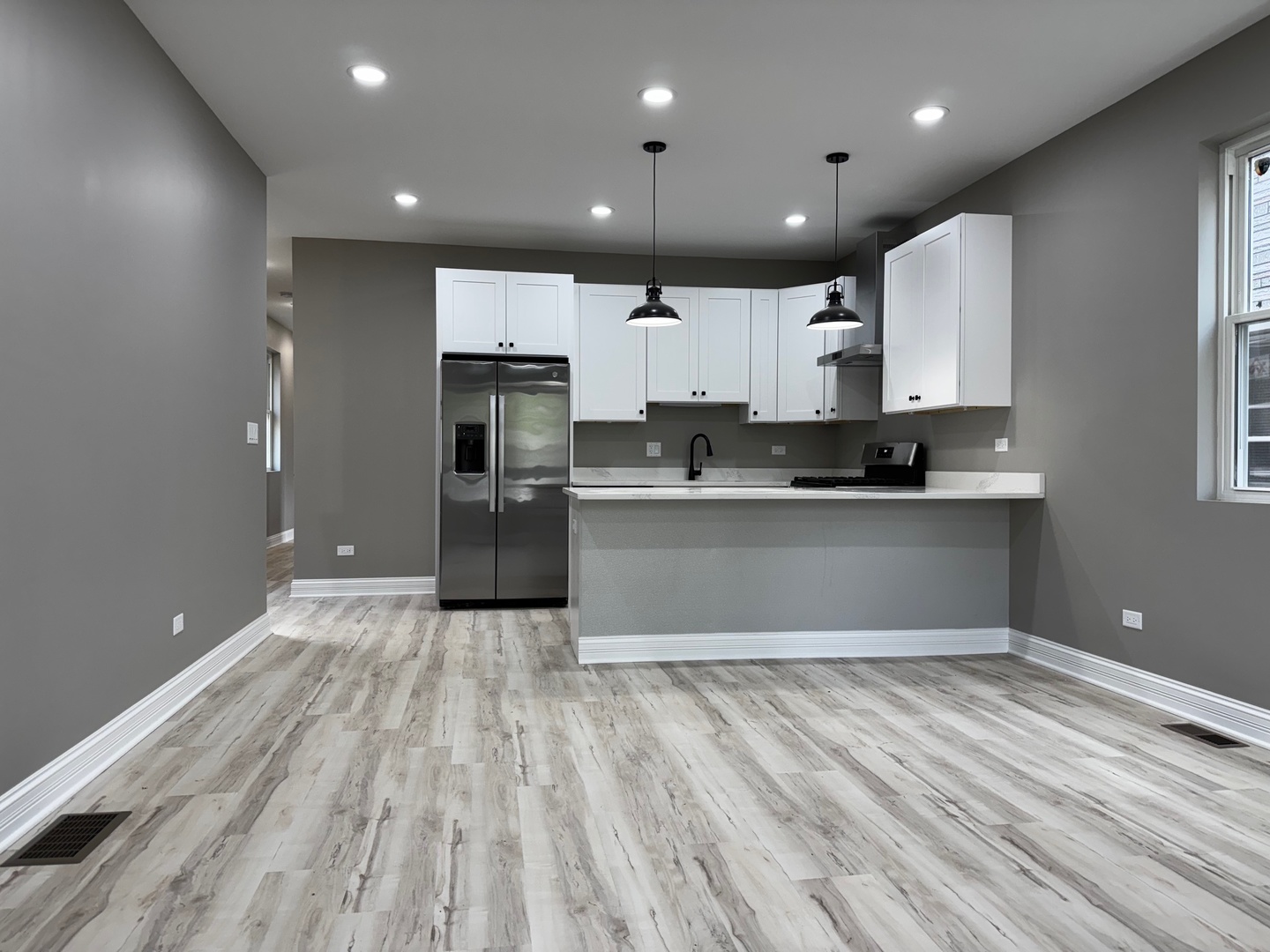 5029 S Indiana Avenue, Chicago, IL