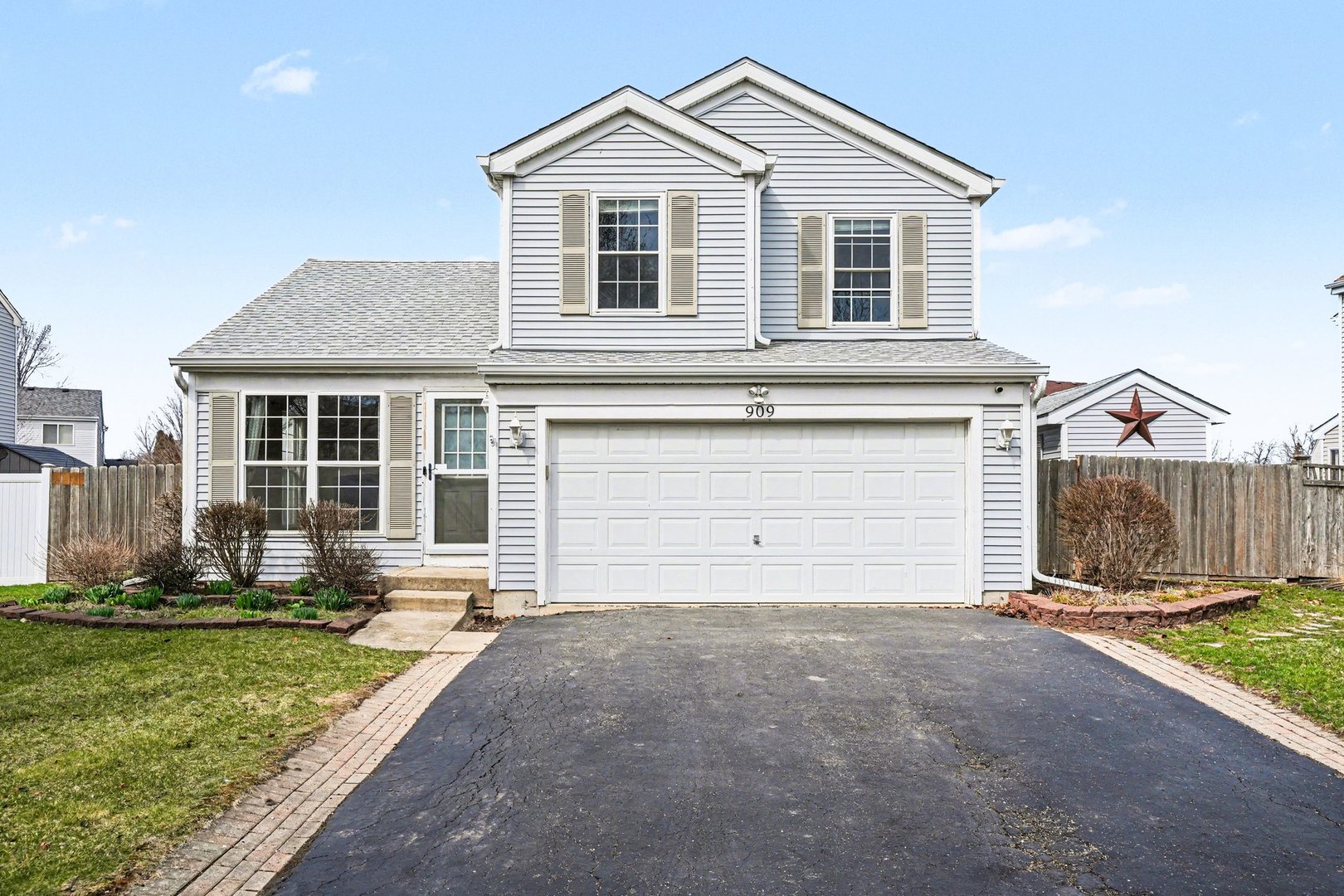 909 Mission Boulevard, Joliet, IL