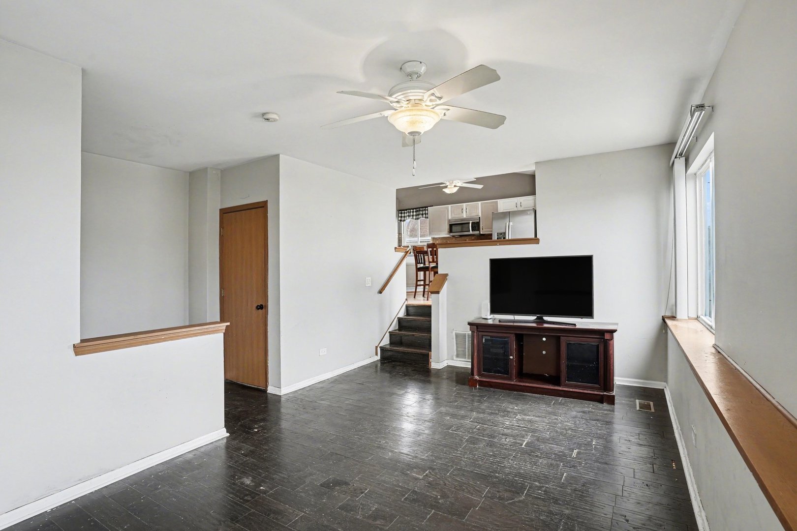 909 Mission Boulevard, Joliet, IL