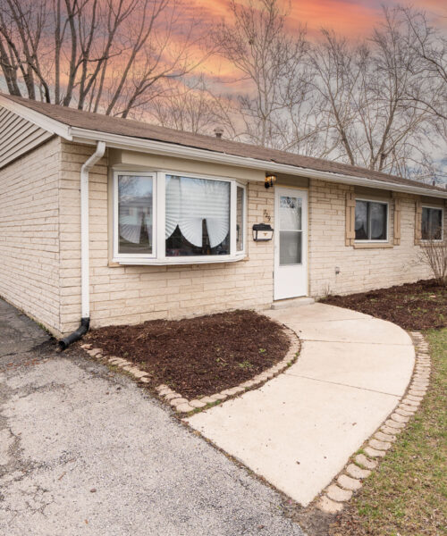 729 Blackhawk Drive, University Park, IL