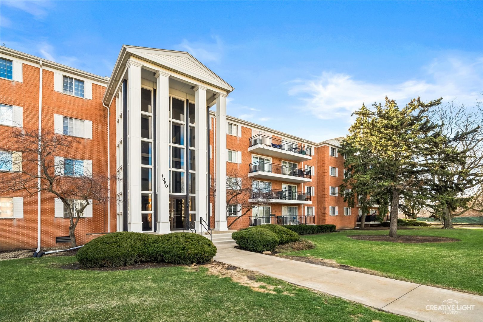 1050 N Farnsworth Avenue #403, Aurora, IL
